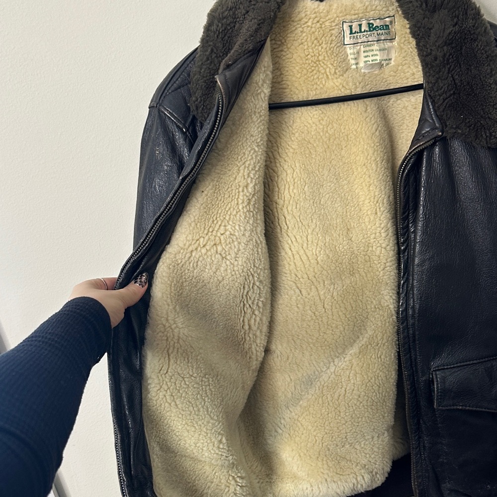Vintage L.L. Bean Leather Bomber Jacket with Shearling Lining & Collar - Picture 8 of 8